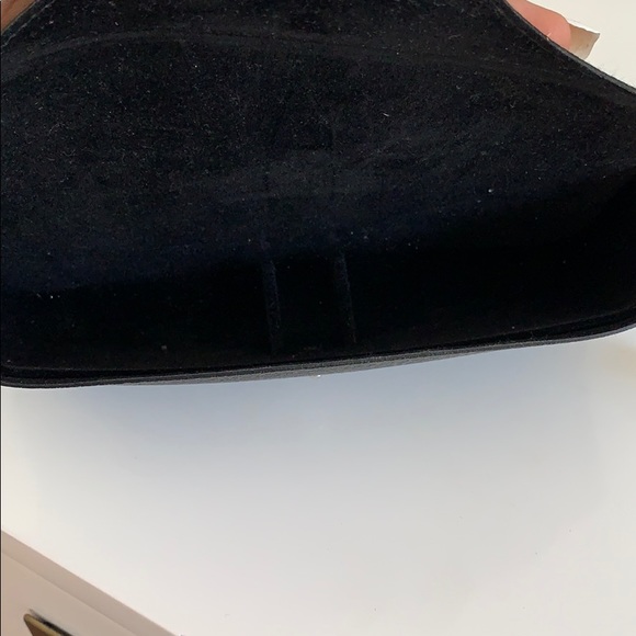 Black ray ban sunglasses with case and cloth - Picture 9 of 10